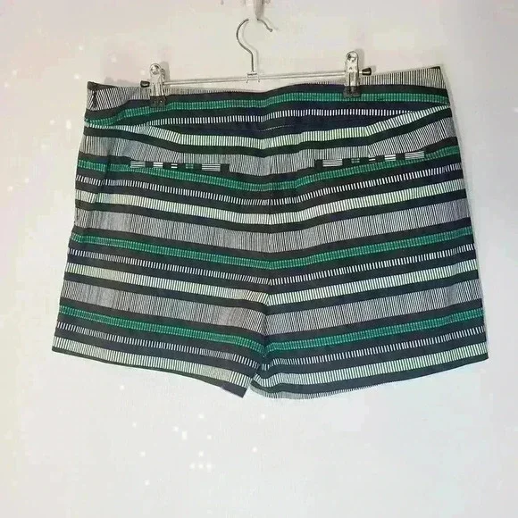 Banana Republic Shorts Womens Size 14 Black Green Striped Chino Casual Preppy - Picture 2 of 8